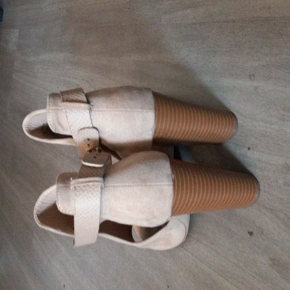 Heels - Picture 2 of 2